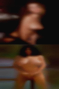 Big tall naked pussy woman.